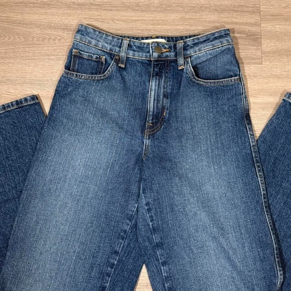 Guess Women's Classic Blue Straight Leg Jeans - Picture 4 of 4